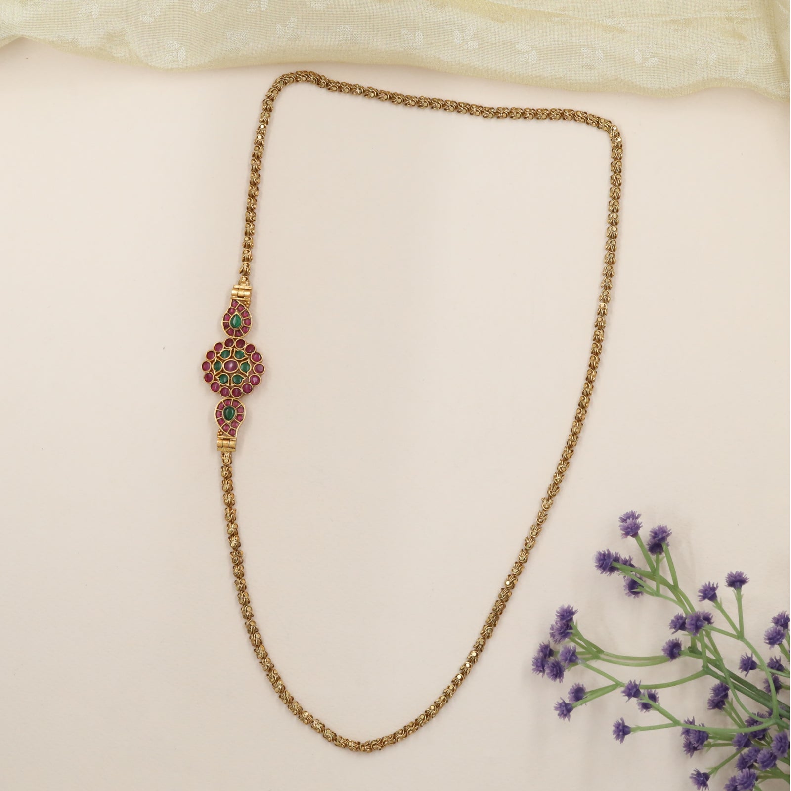 Heritage Chain with Multi-Stone Floral Pendant Arrangement