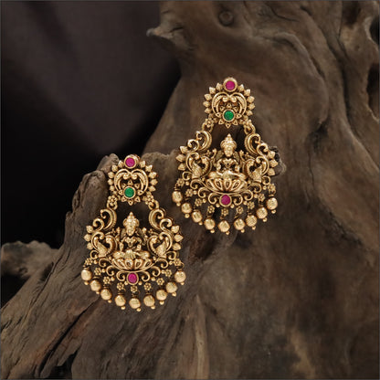 Ornamental Hanging Featuring Central Deity and Rounded Drop Fringe