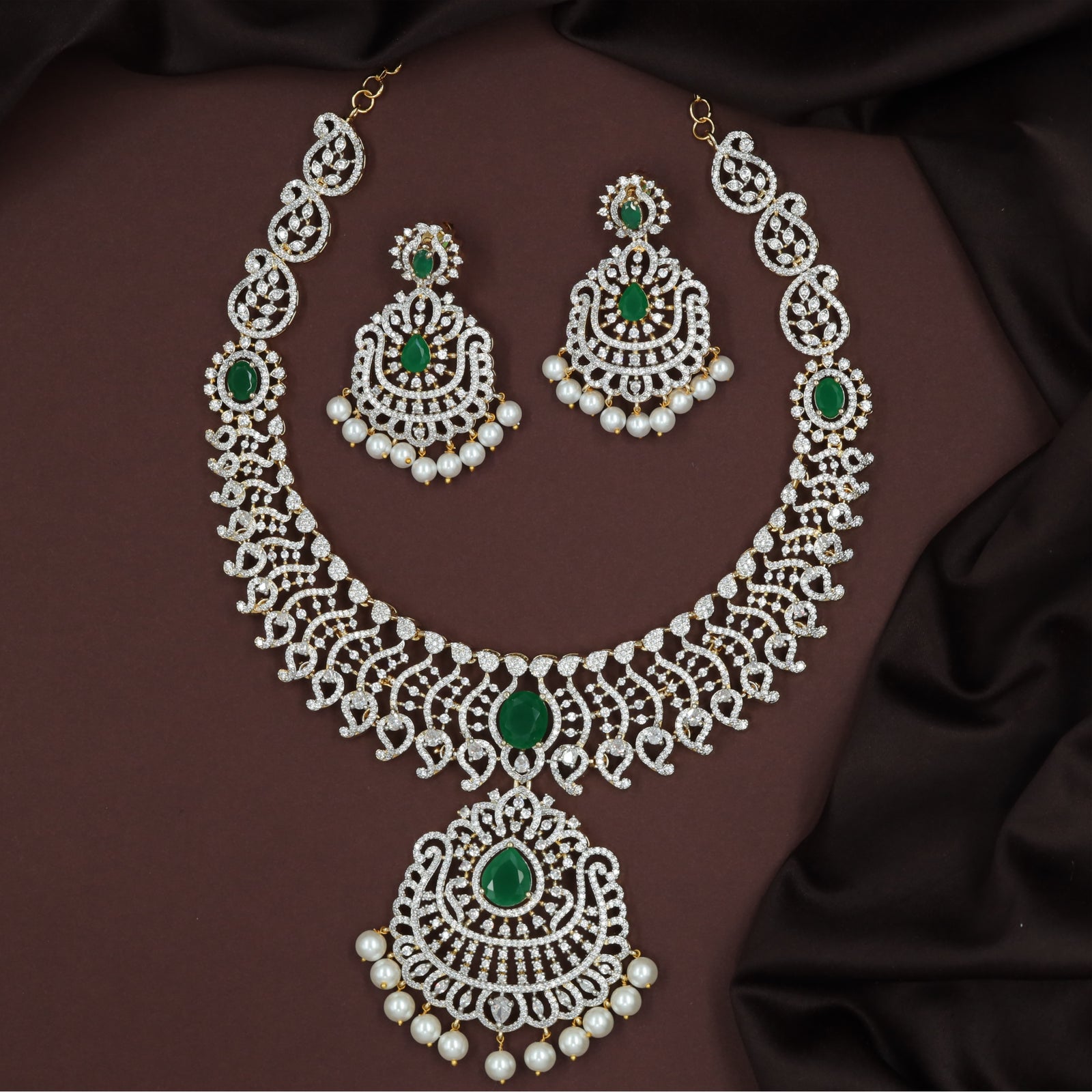 Zircon Curved Lattice Layout Featuring Central Oval Design and Pearl Fringe