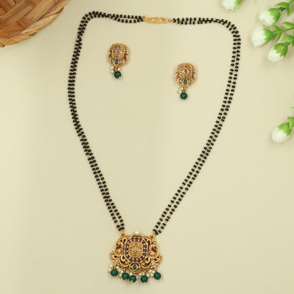 Mangalsutra Design Highlighting Raised Central Grid with Ornate Side Flourishes