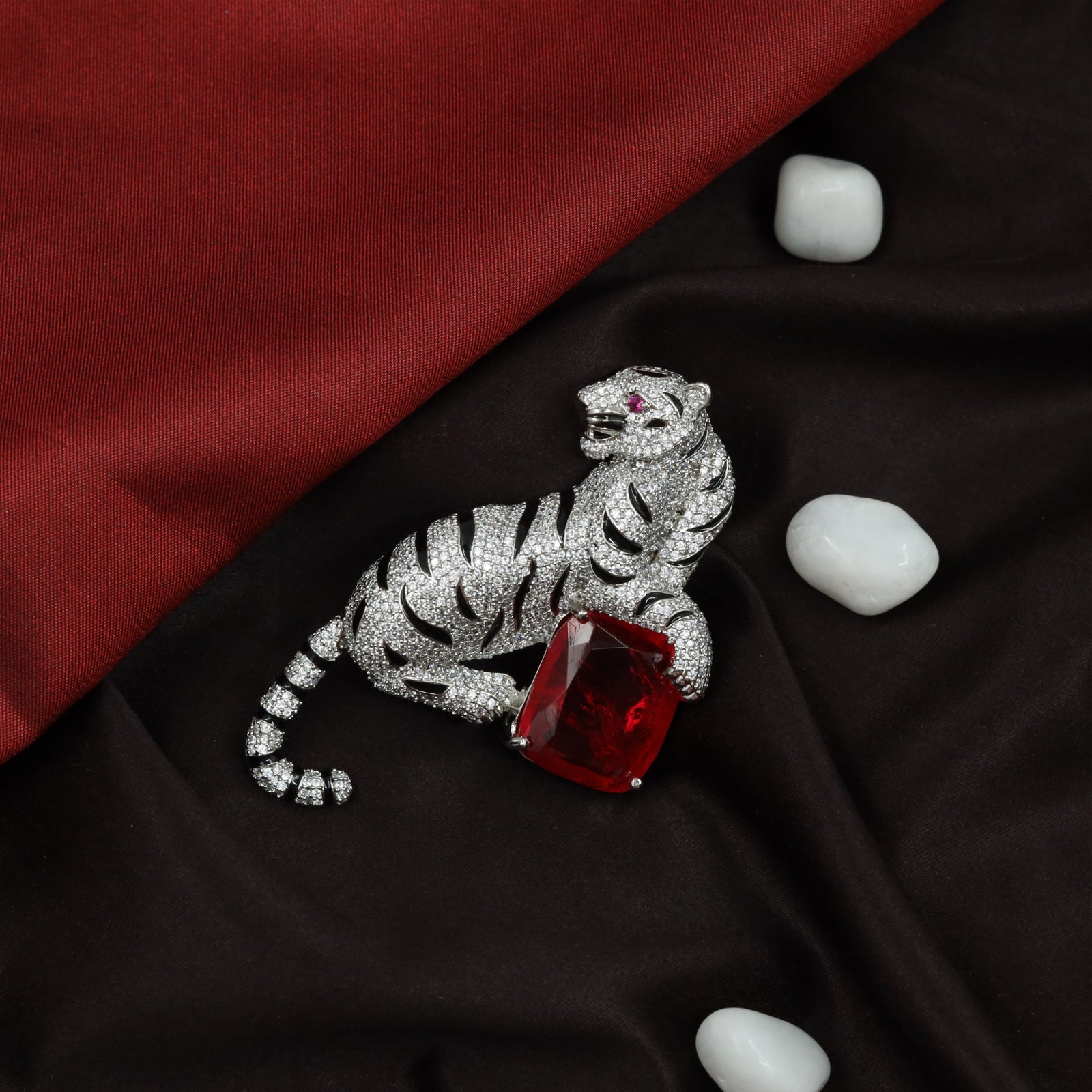 Majestic Tiger Motif Brooch Holding Faceted Jewel Block