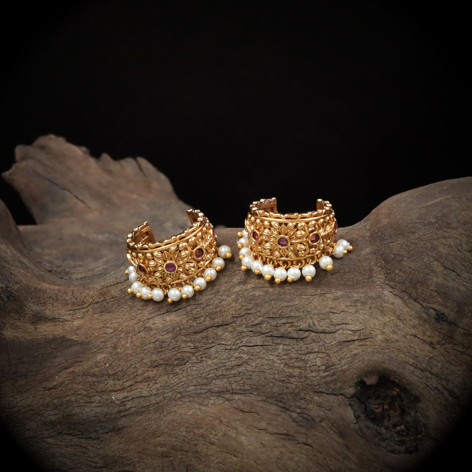 Intricate Leaf Cluster Bugadi with Circular Gem Highlights