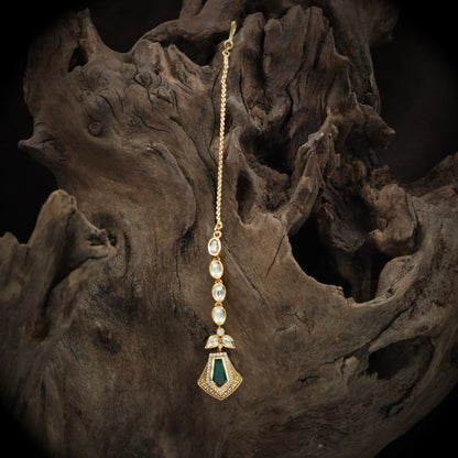 Prism Cut Pendant Tikka with Open Arch Border