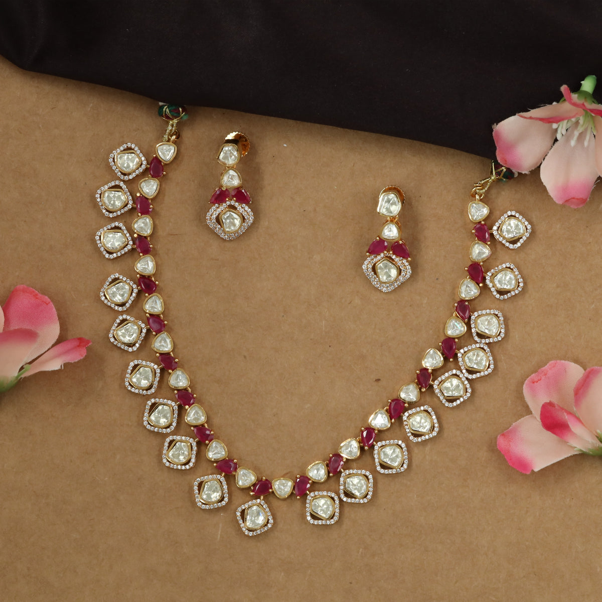 Radiant double detail kundan necklace with framed drop pattern