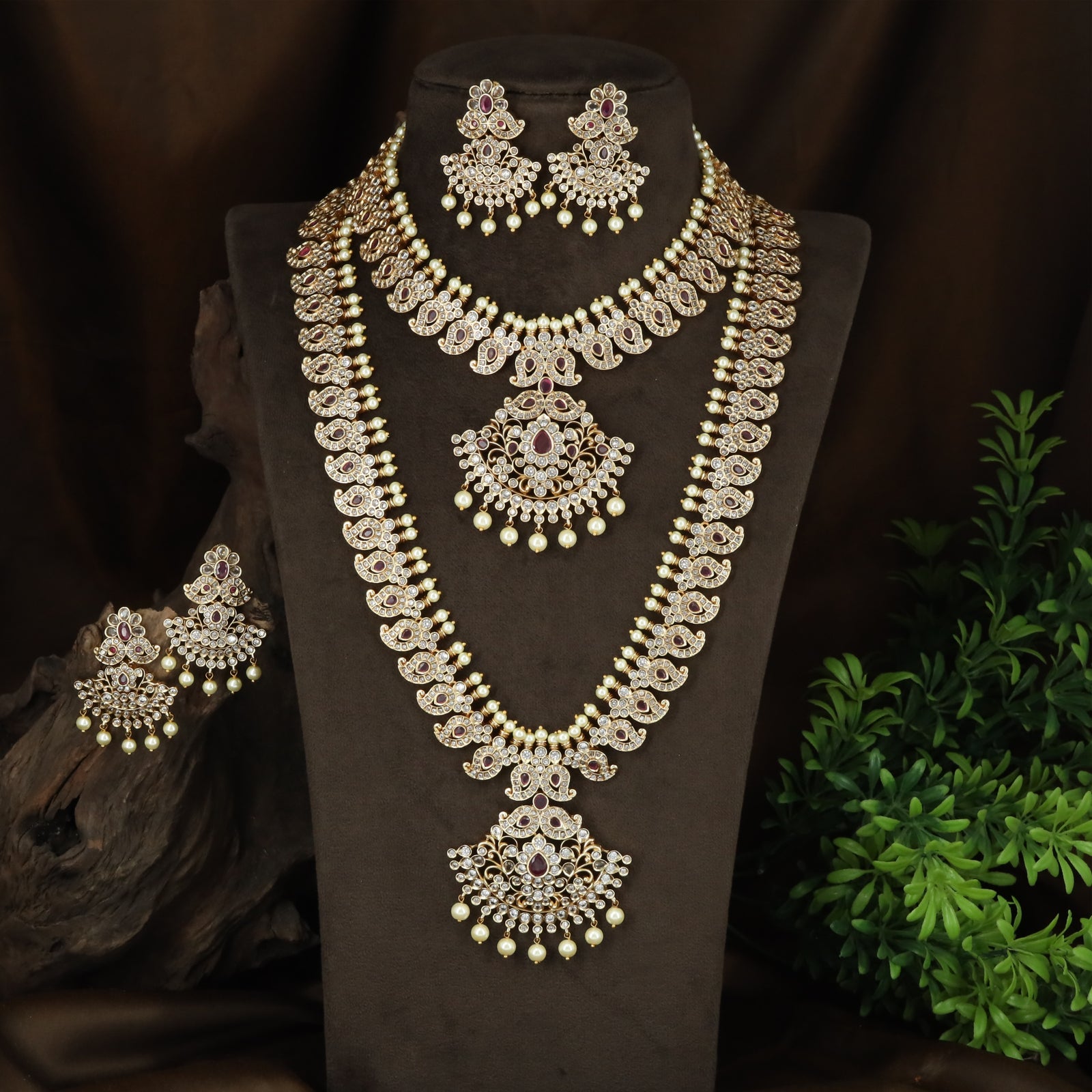Paisley Ratna With Mango Design Cascade Grand Bridal Ensemble