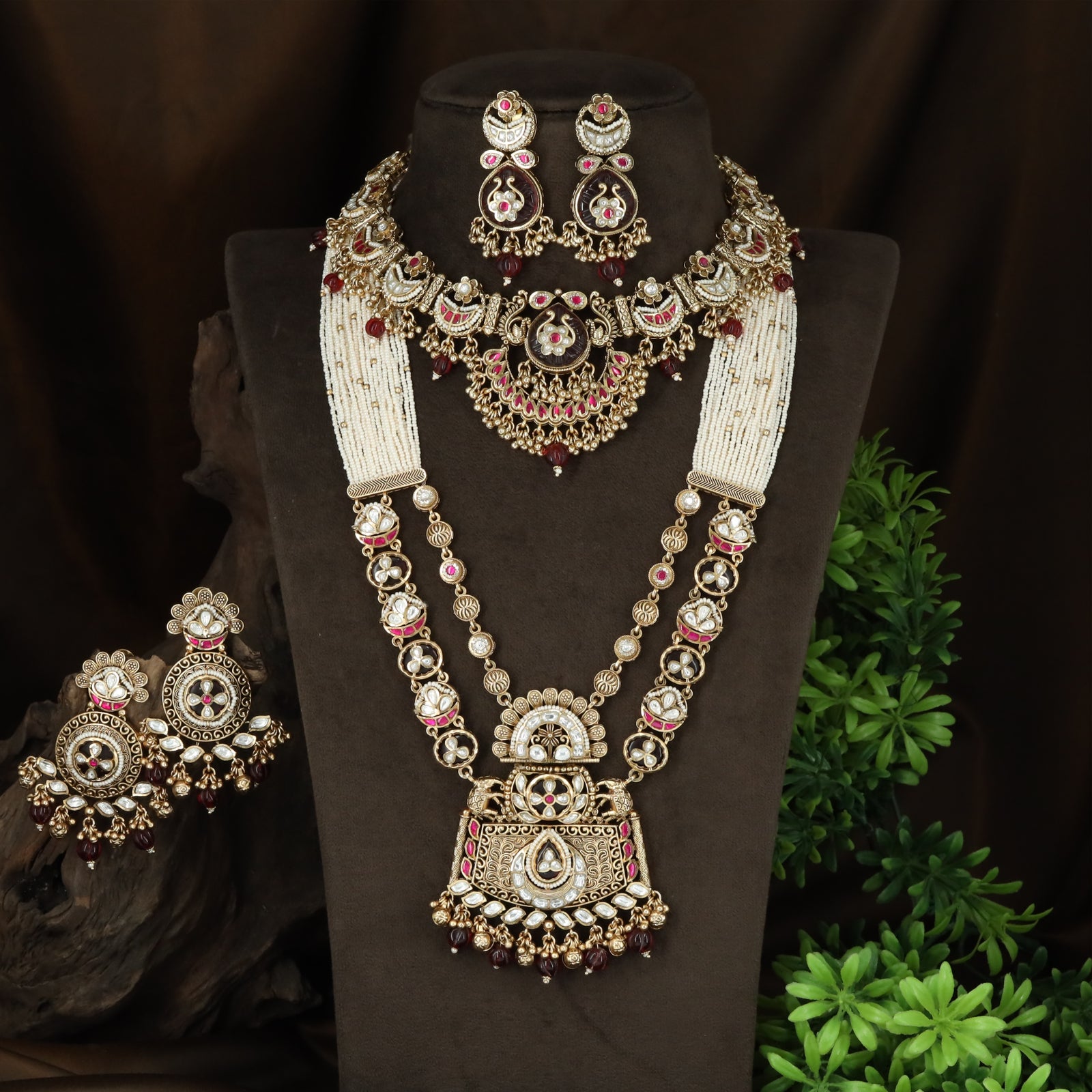 Floral Link Pearl Chain Grand Plaque Ensemble