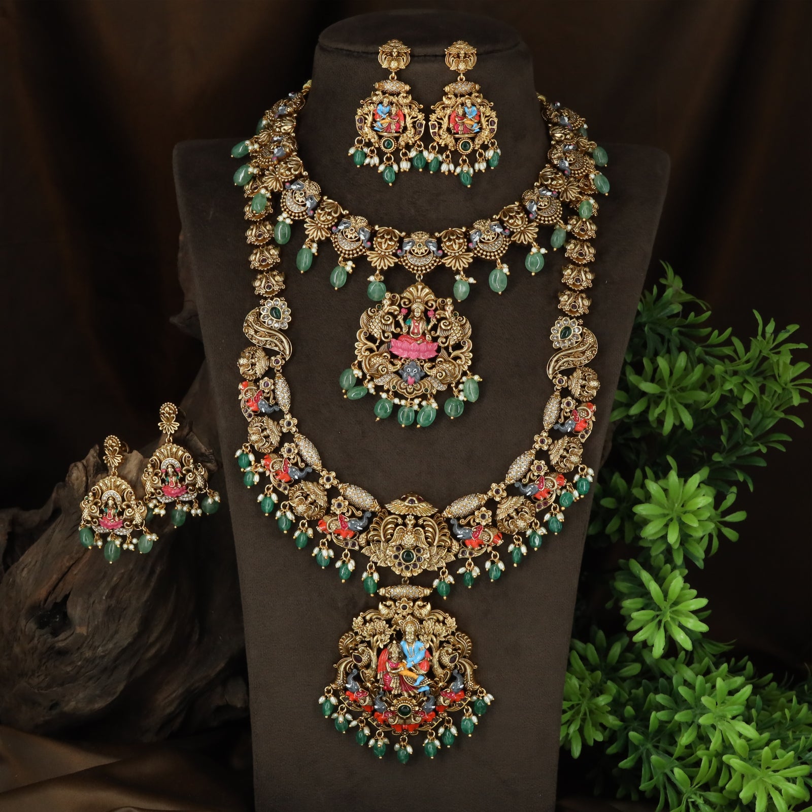 Divine Radha Krishna Pendant With Twin Mayura And Gaja Motif Ensemble
