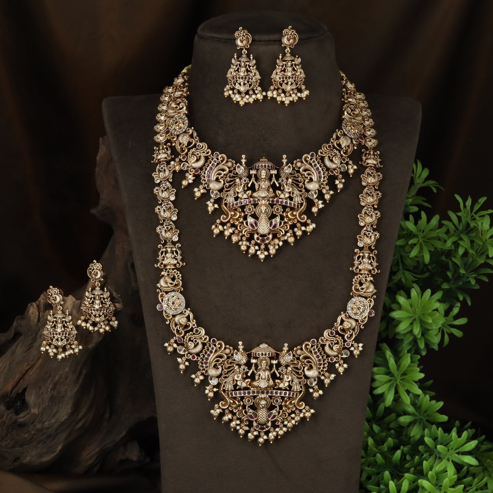 Elaborate Lakshmi Mandapa With Attendant Figures Ensemble Combo Set