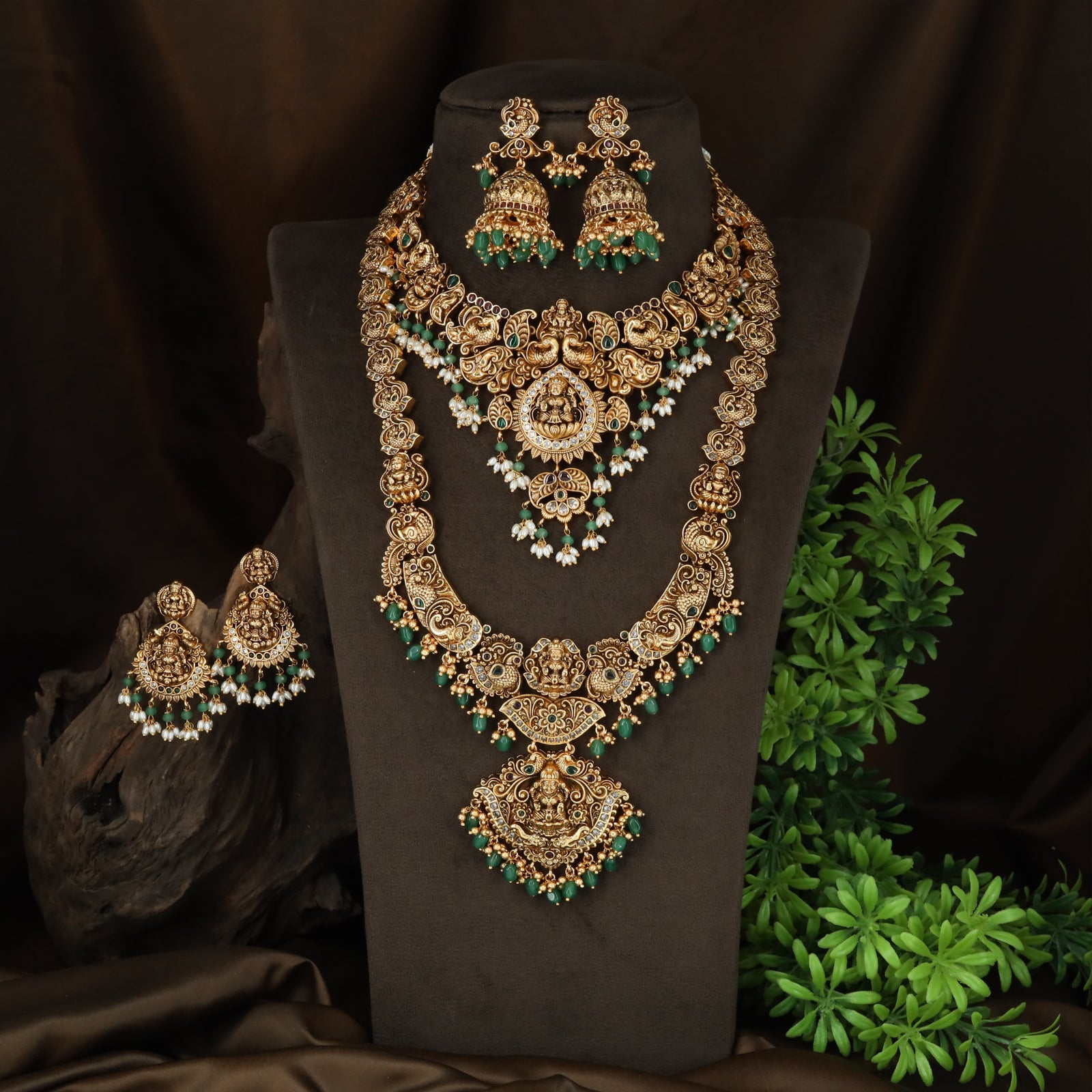 Royal Mayura Crest Antique Combo Set with Sculpted Floral Connectors
