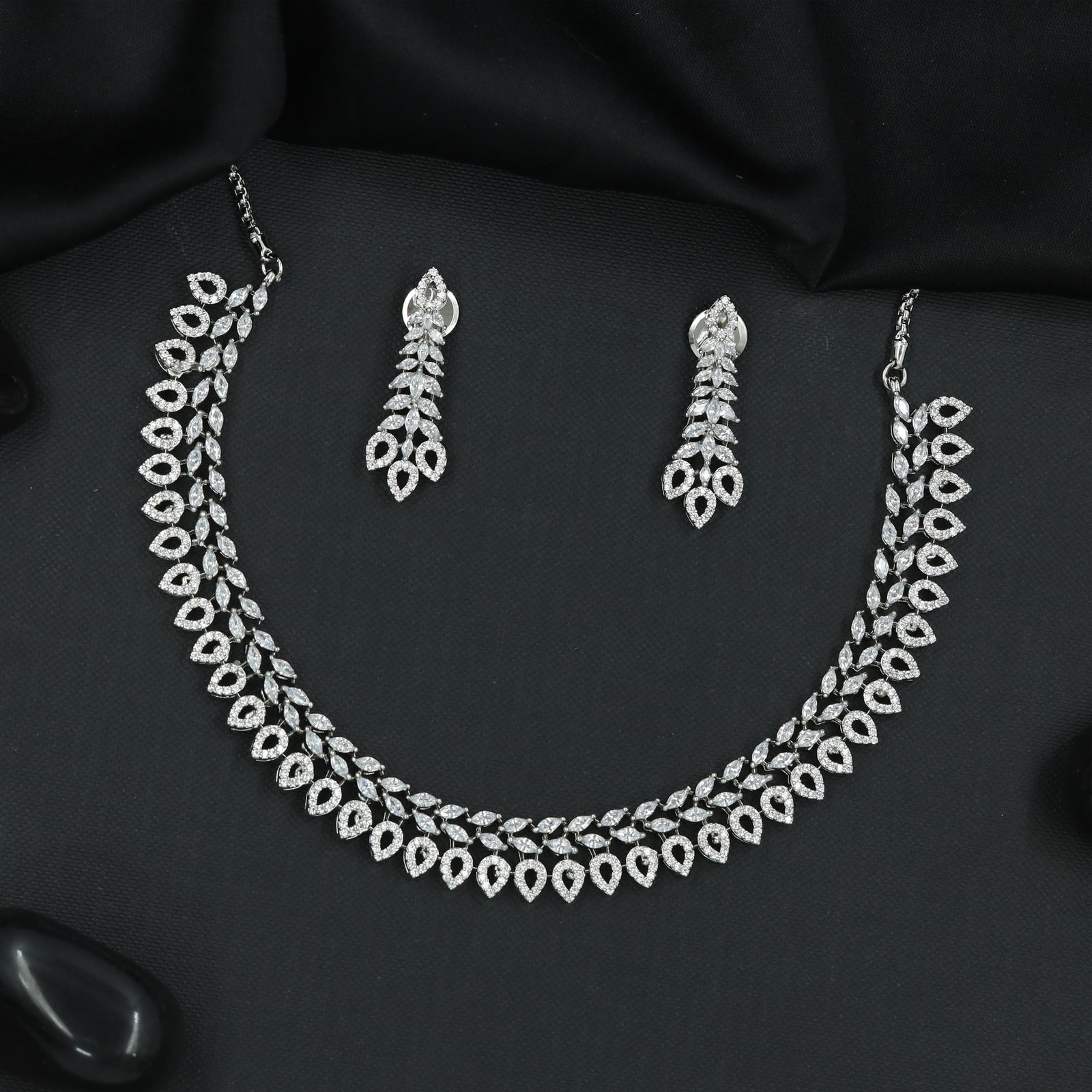 Lumera Sculpted Leaf Necklace Set with Double Line Detailing