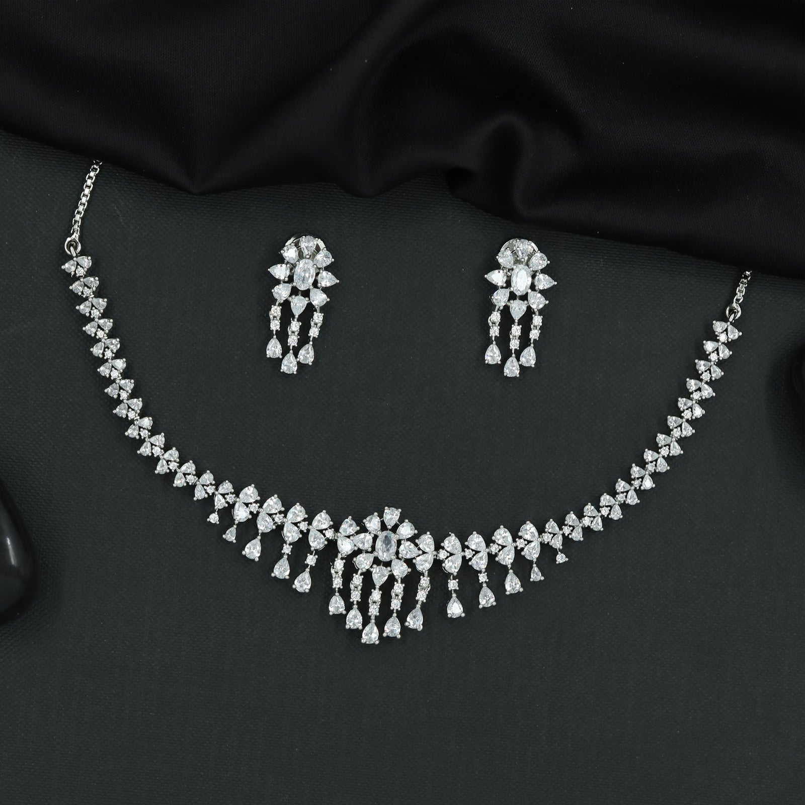Graceful Pear Pattern Necklace with Cascading Drop Detailing