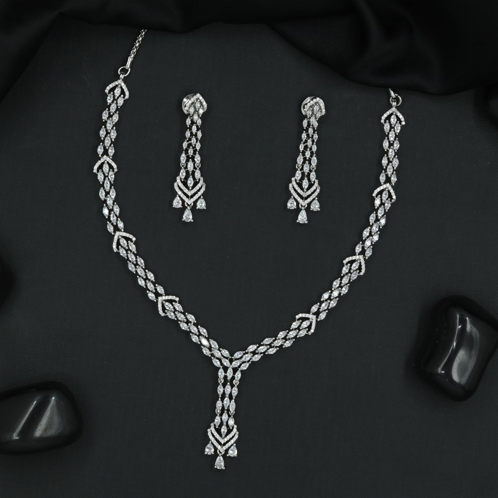 Marquise Vine Pattern Necklace Set with Triple Drop Centre