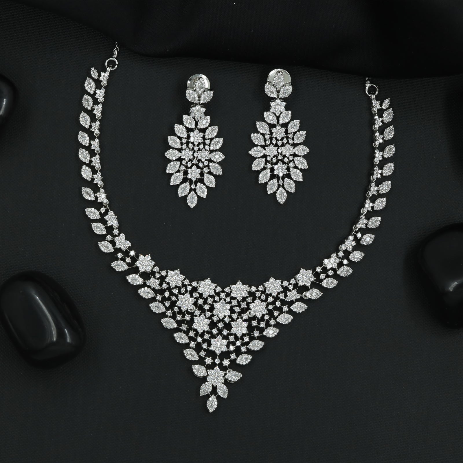 Elegant Flower Cluster Necklace Set with Tapered Garland Design