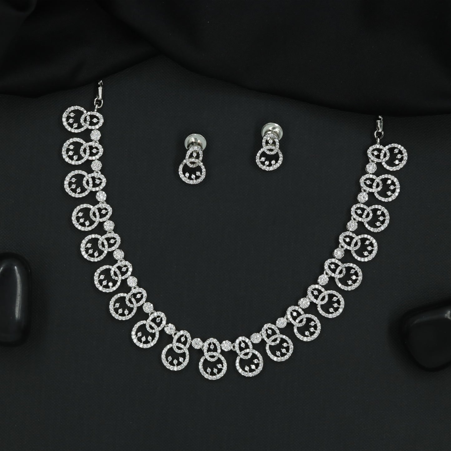 Circular Medallion Link Necklace Set with Interlocking Disc Motifs
