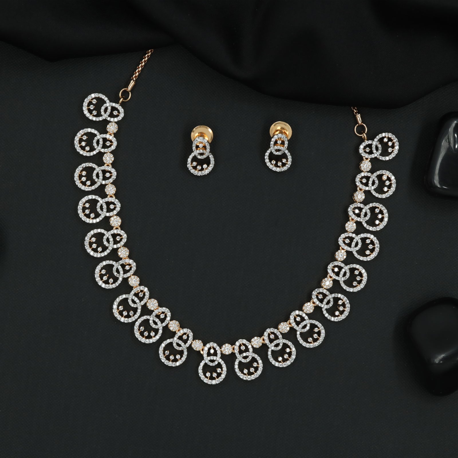 Circular Medallion Link Necklace Set with Interlocking Disc Motifs