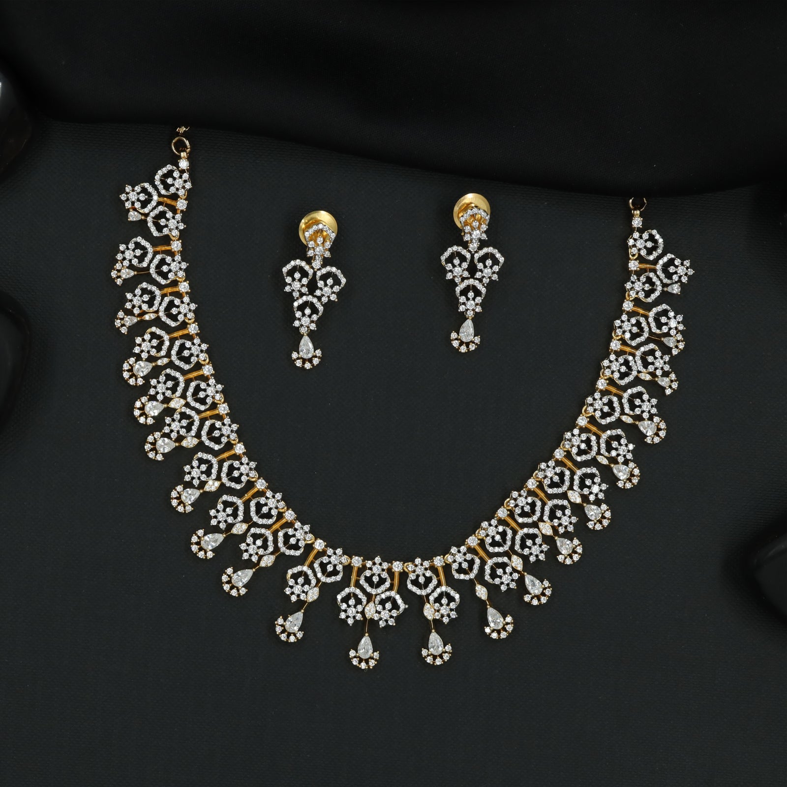 Artistic Swirl Pattern Necklace Set with Balanced Hanging Elements