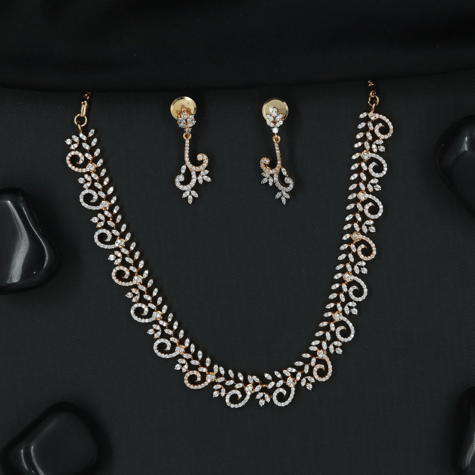 Elegant Leaf Garland Necklace Set with Decorative Vine Flow