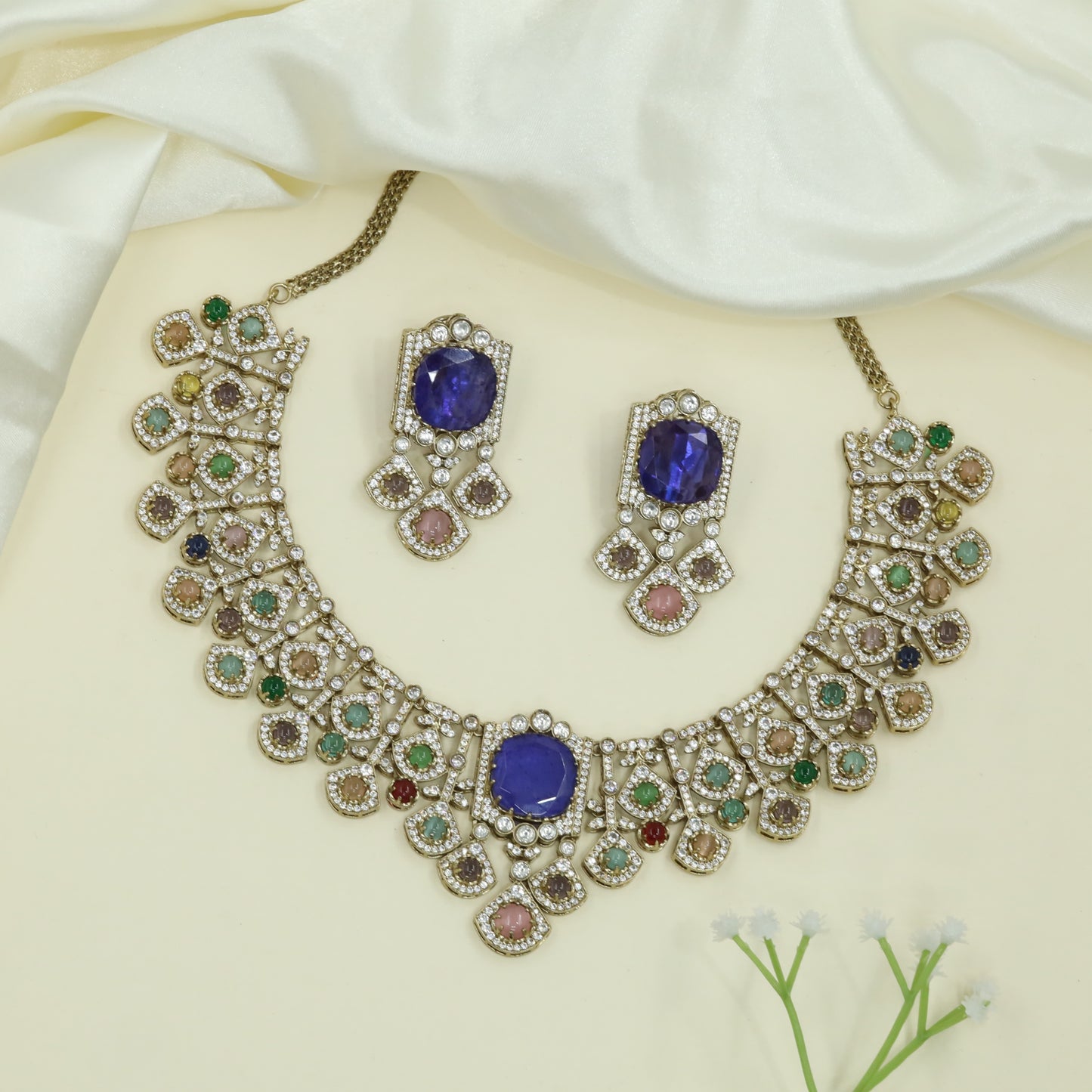Intricate Stonework Necklace with Repetitive Border Design and Drop Attachments