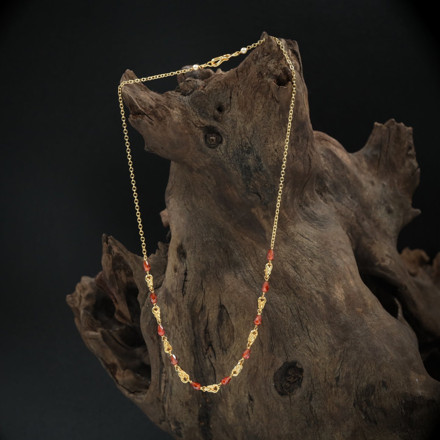 Delicate Chain with Structured Bead Flow and Decorative Gold Sections