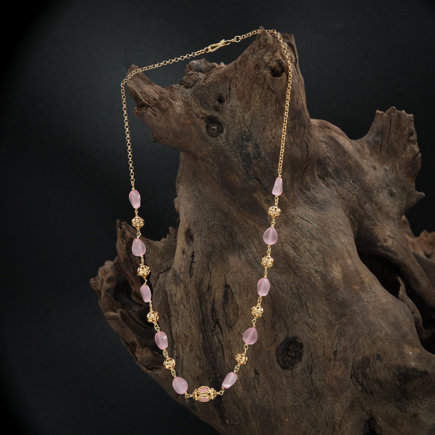 Alternating Bead Chain with Decorative Gold Accents and Spacers