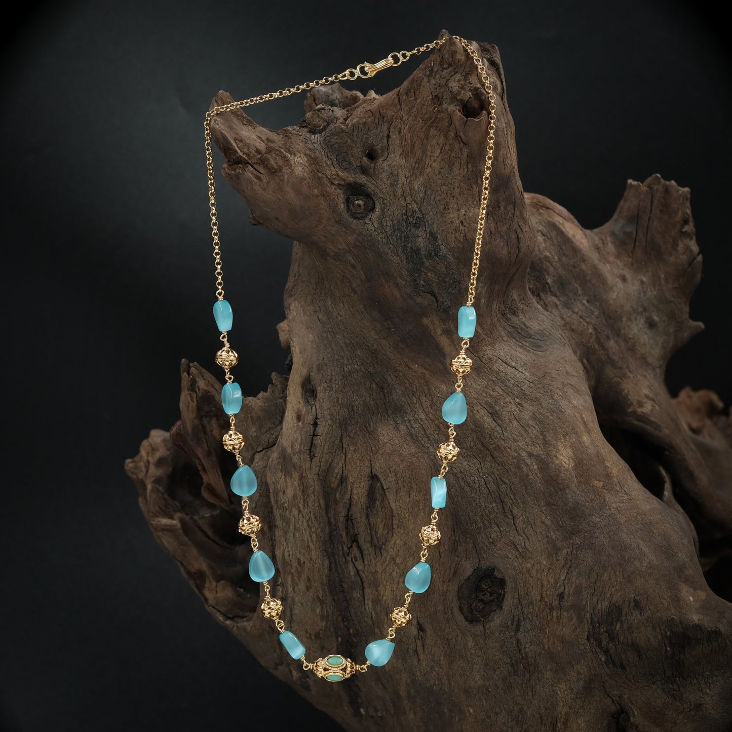 Alternating Bead Chain with Decorative Gold Accents and Spacers