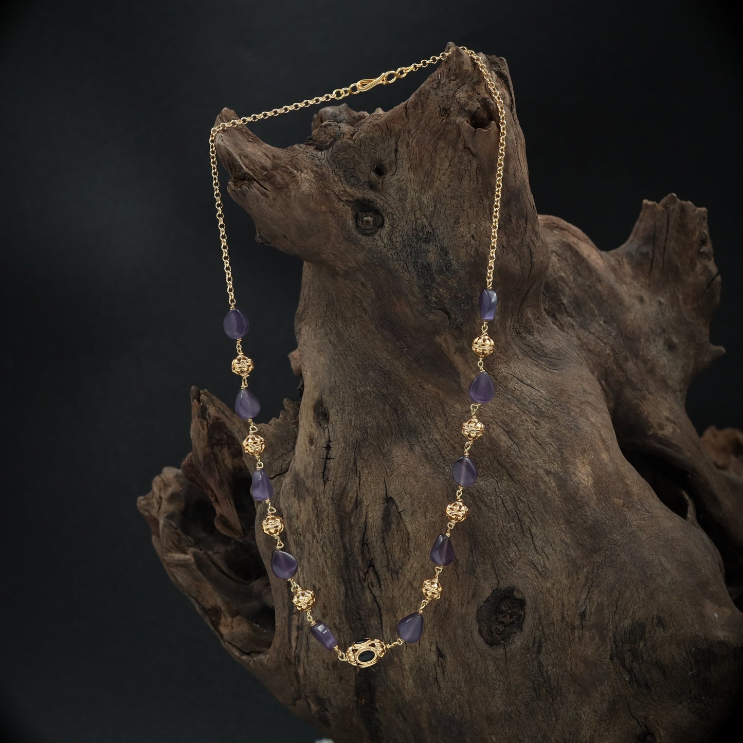 Alternating Bead Chain with Decorative Gold Accents and Spacers