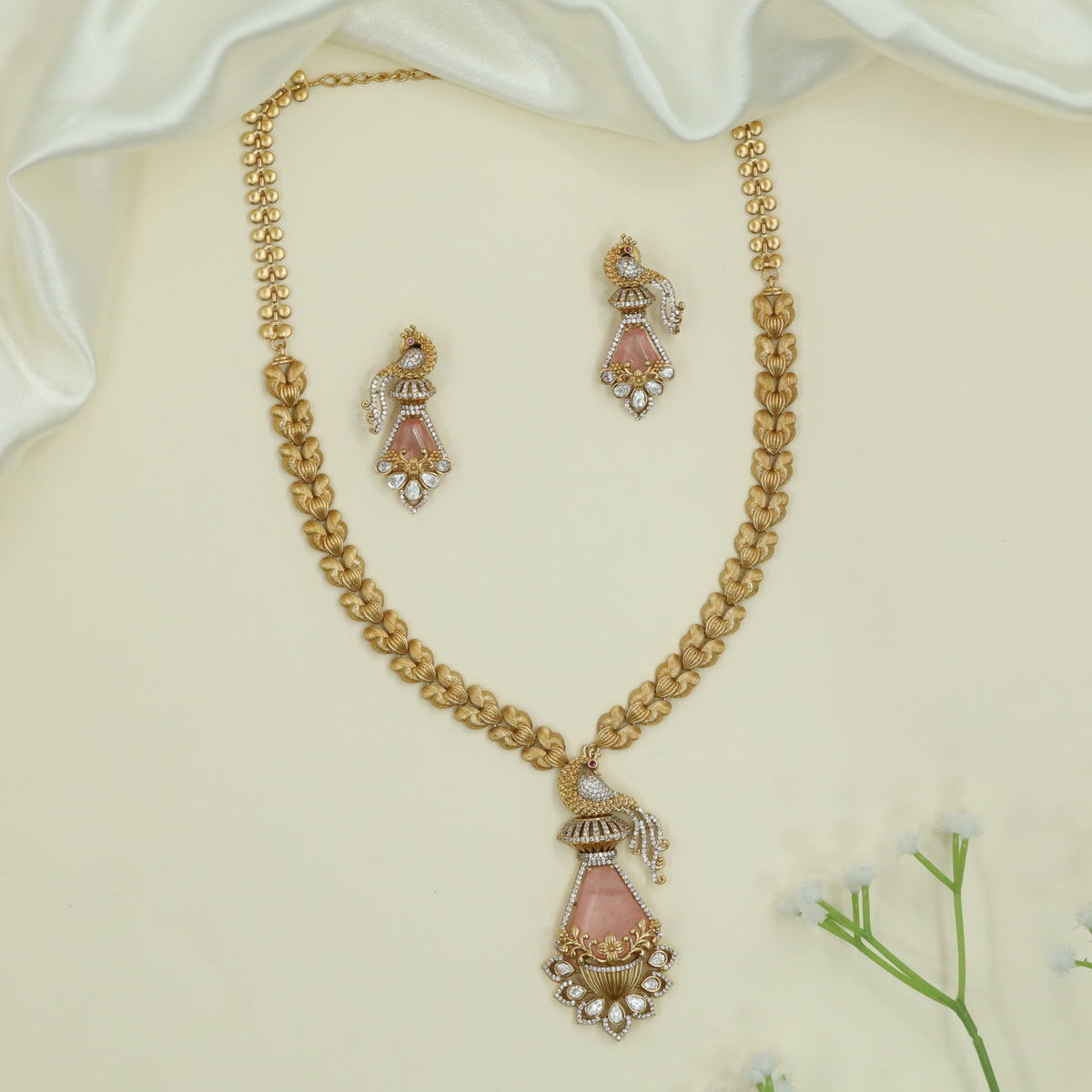 Classic Leaf Link Matt Necklace with Detailed Peacock Drop Form