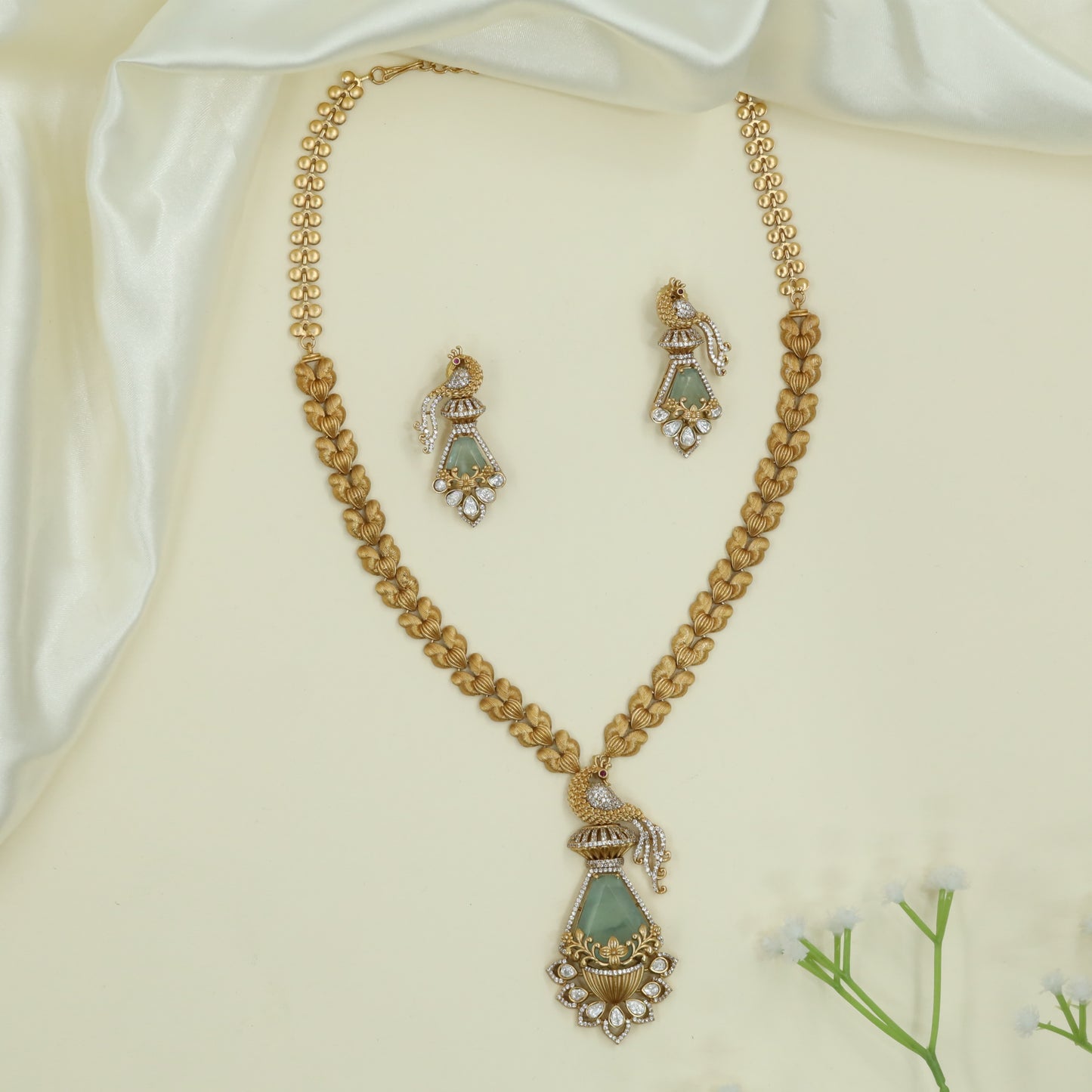 Classic Leaf Link Matt Necklace with Detailed Peacock Drop Form