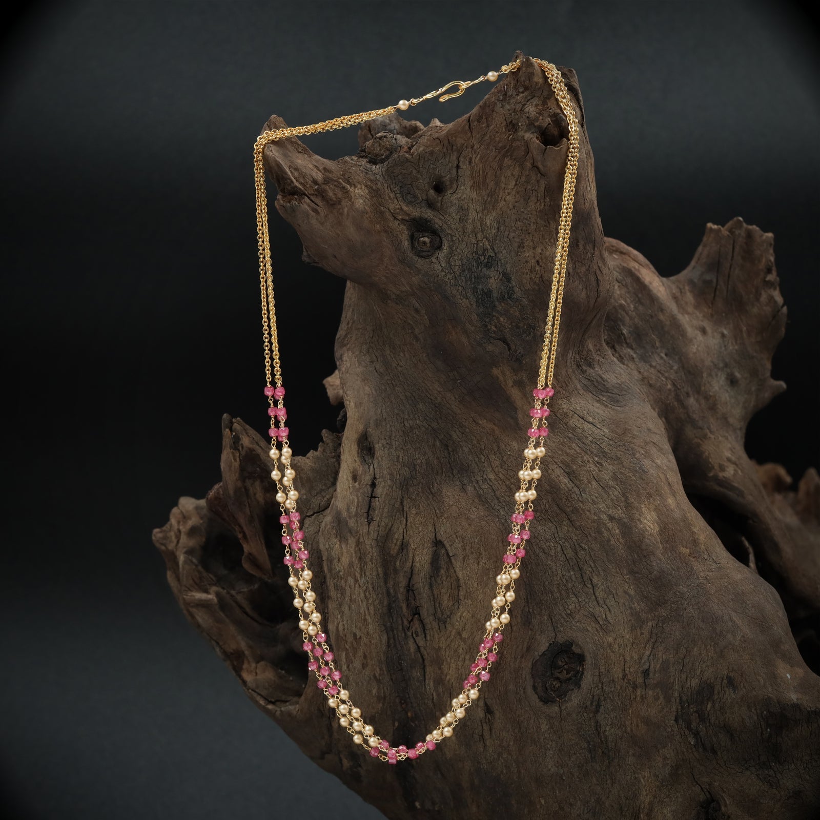 Minimal Beaded with Alternating Stone and Pearl Chain Design