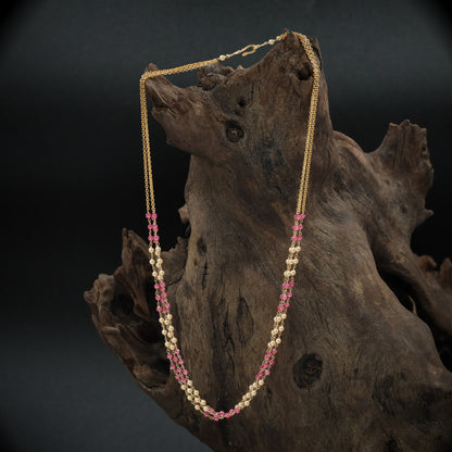 Minimal Beaded with Alternating Stone and Pearl Chain Design