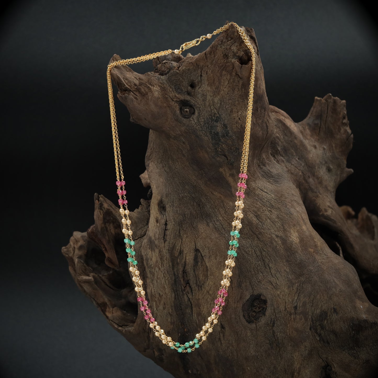 Minimal Beaded with Alternating Stone and Pearl Chain Design