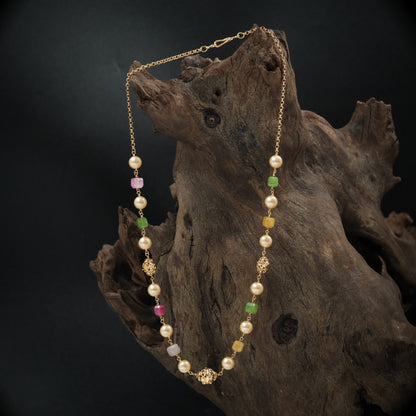 Graceful Pearl Bead with Alternating Accent Beads and Textured Gold Details