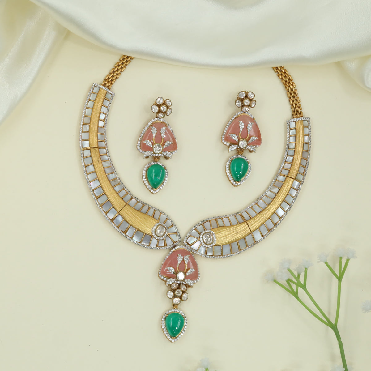 Wide Curve Kundan Necklace with Open Grid Edges and Center Drop Detail