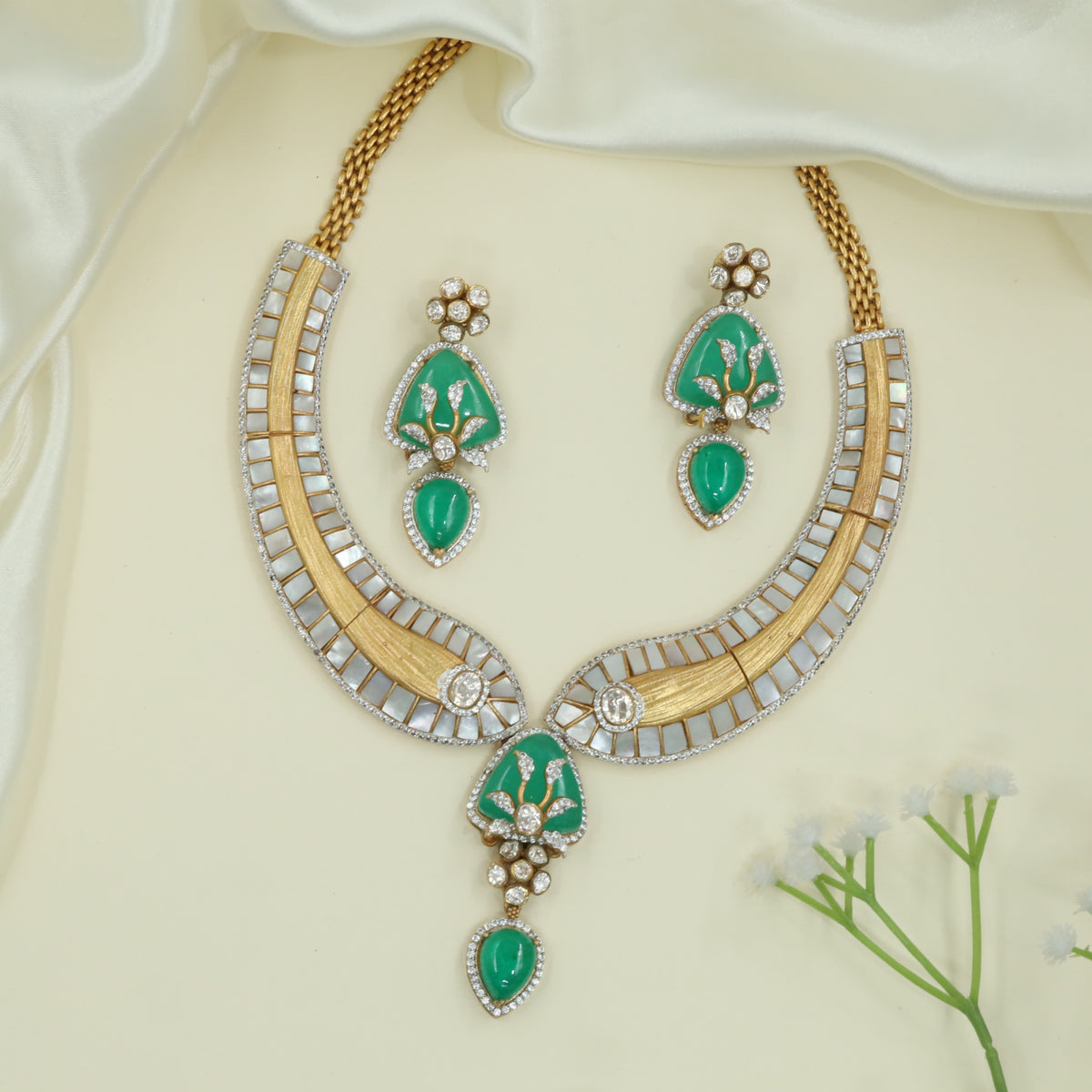 Wide Curve Kundan Necklace with Open Grid Edges and Center Drop Detail