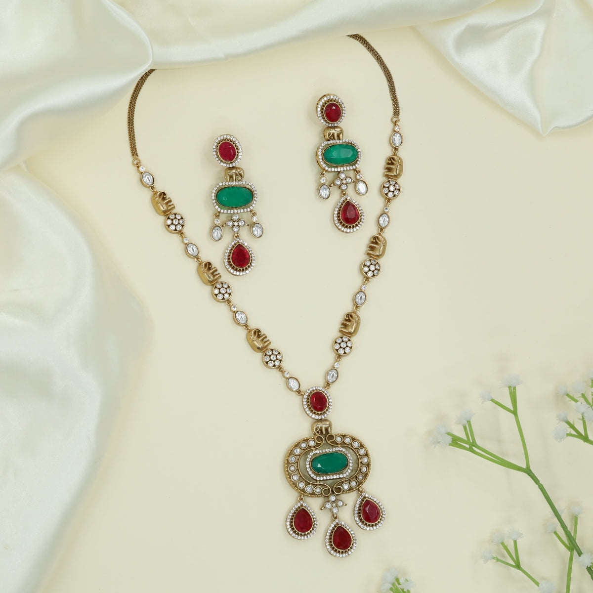 Classic Elephant Detail Kundan Necklace with Oval Pendant and Dangling Ends