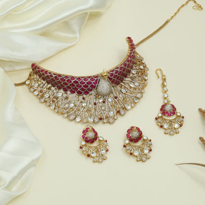 Peacock Spread Pattern Kundan Choker with Teardrop Layout and Dome Highlight