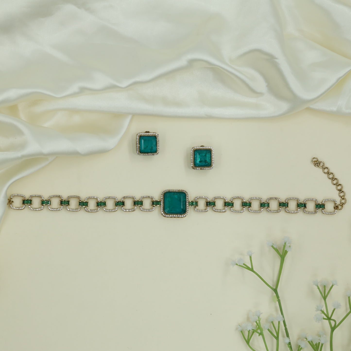 Sleek Square Link Choker with Center Highlight Panel and Matching Stud Earrings
