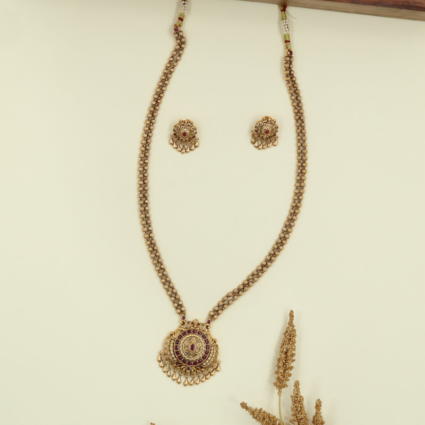 Decorative Bead Chain with Pendant and Concentric Disc Centre Drop