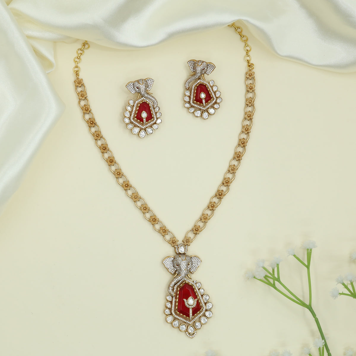 Detailed Link Kundan Chain with Pendant and Ganesha Form with Hanging Drop
