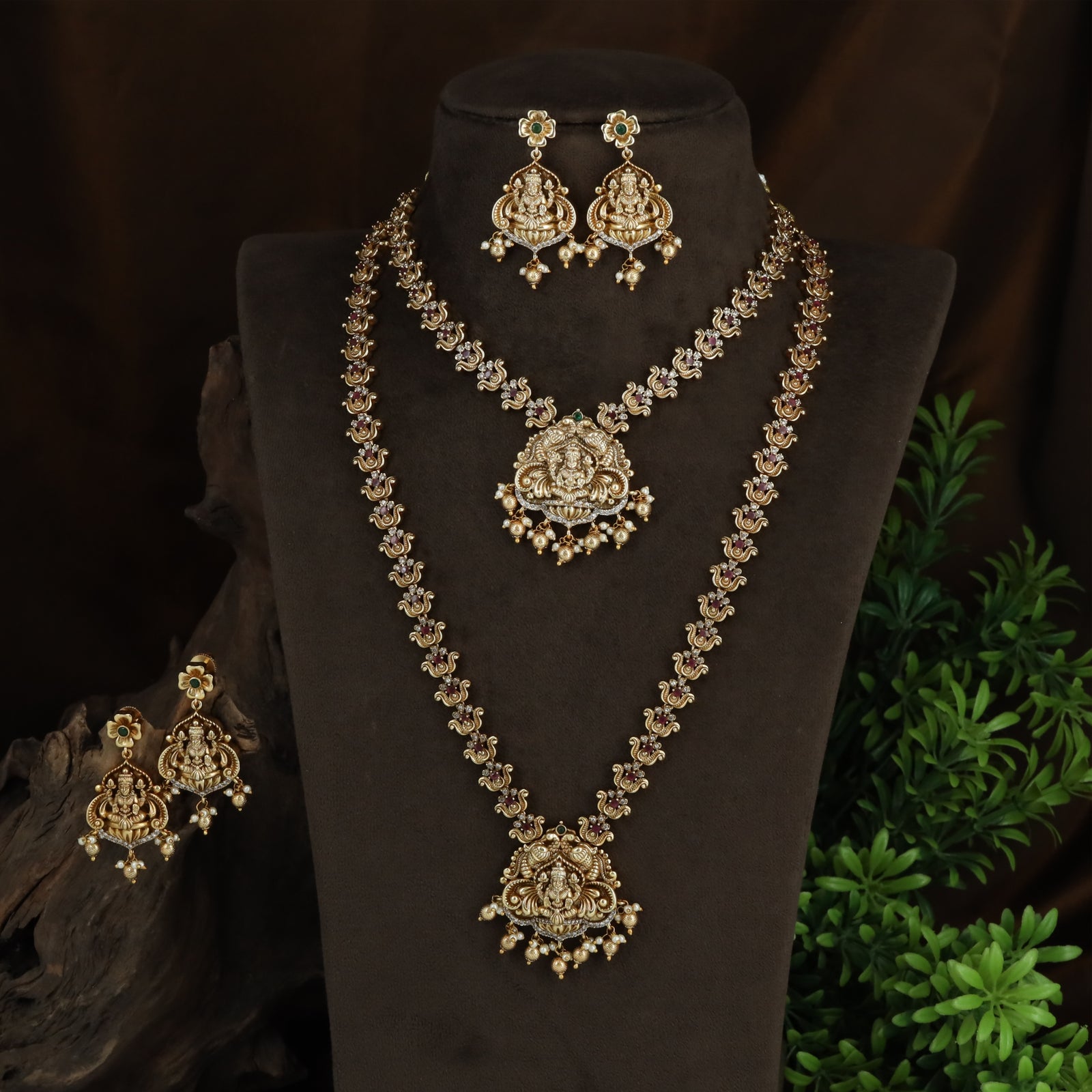 Royal Swirl Link Antique Combo Set with Lakshmi Centrepieces and Hanging Bead Drops