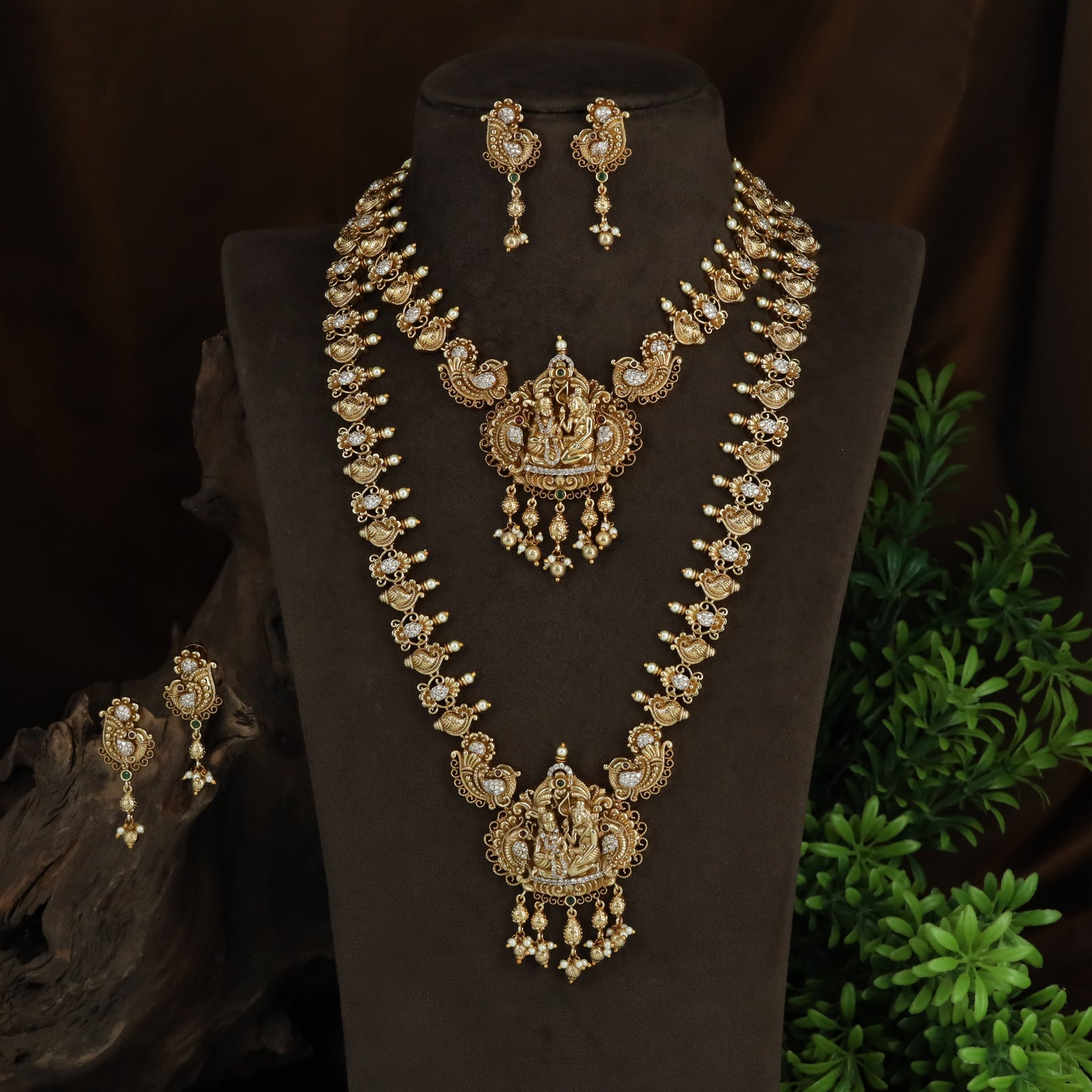 Classic Peacock Antique Combo Set with Lakshmi Centrepieces and Chain Detailing
