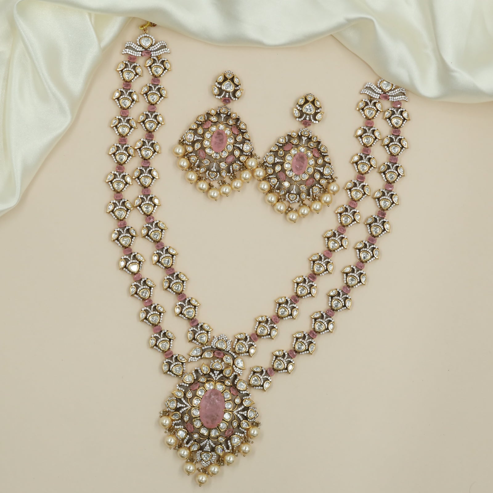 Classic Floral Chain Long Haara with Structured Pattern and Pendant Fringe