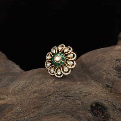 Crisp floral kundan finger ring with radial petal layout and border outline