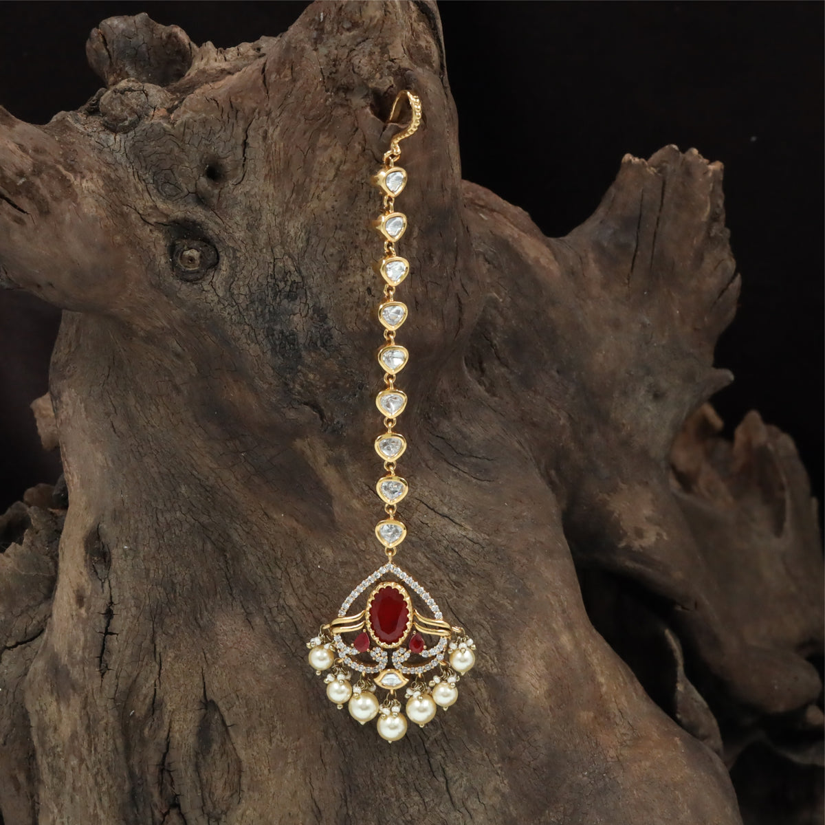 Classic Long Kundan Tikka with Uniform Link Pattern and Pearl Hanging Finish