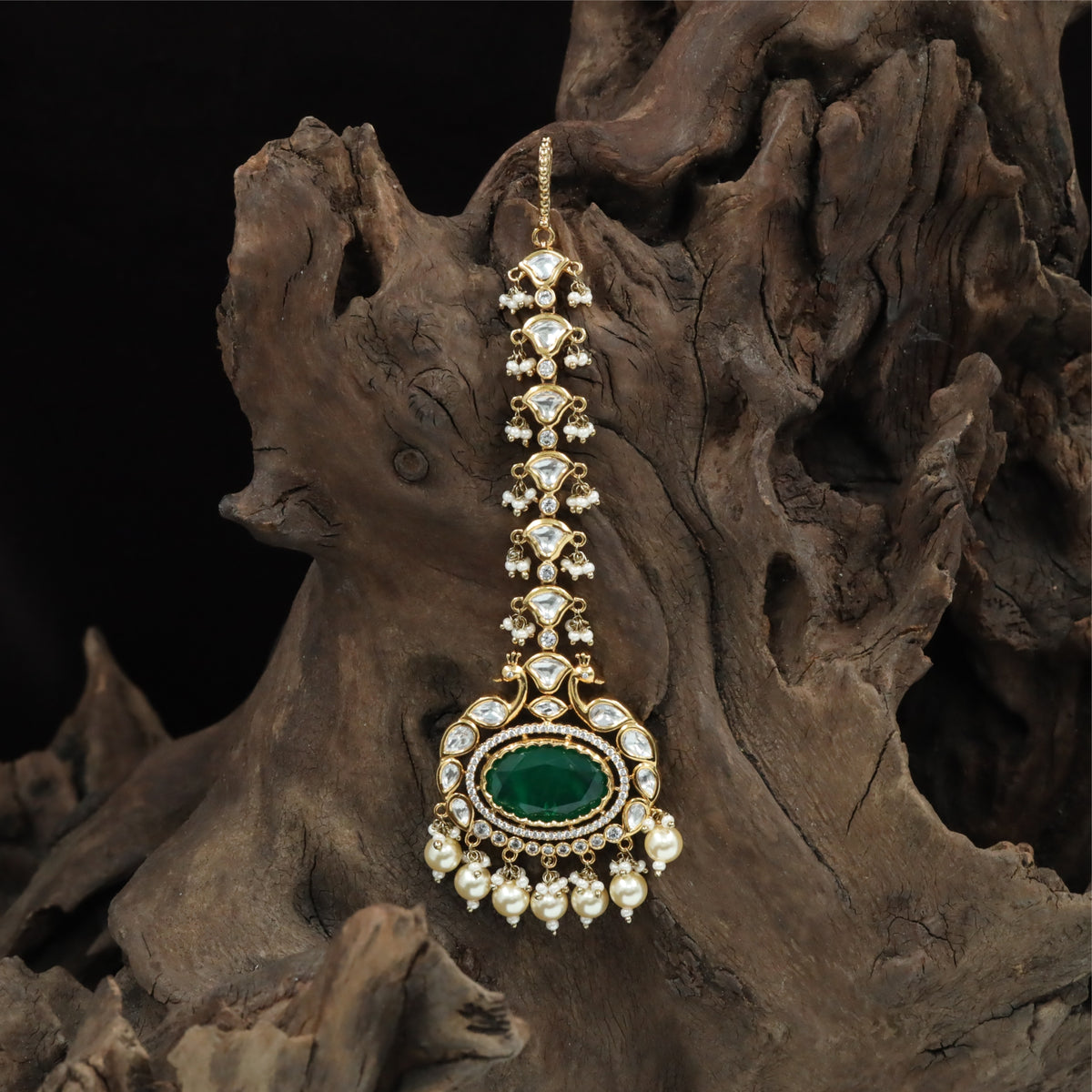 Arched Kundan Tikka with Oval Centre Stone and Graduated Link Chain