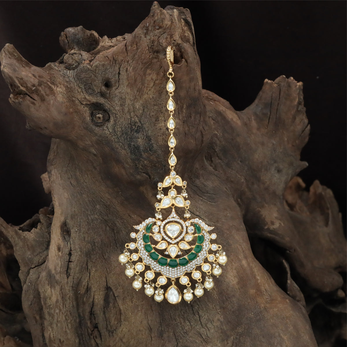 Intricate Bridal Tikka with Structured Link Series and Detailed Crescent Drop Frame