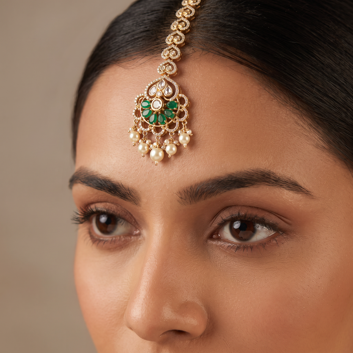 Curved Openwork Link Kundan Tikka