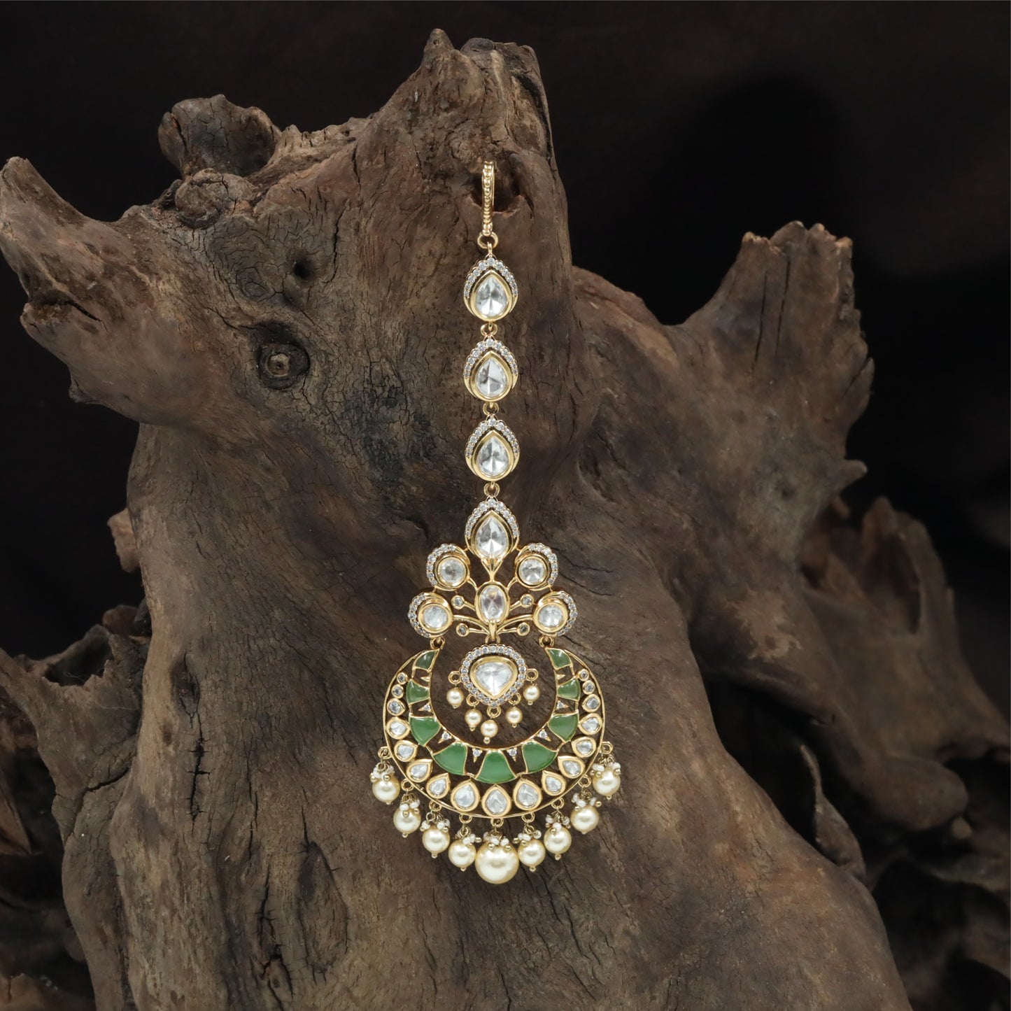 Stylish Curved Pendant Tikka with Balanced Link Alignment and Hanging Fringe