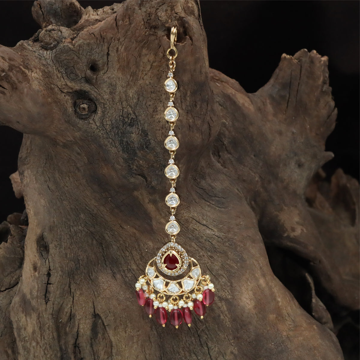 Sleek Vertical Link Tikka with Teardrop Focus and Clustered Pearl Fringe