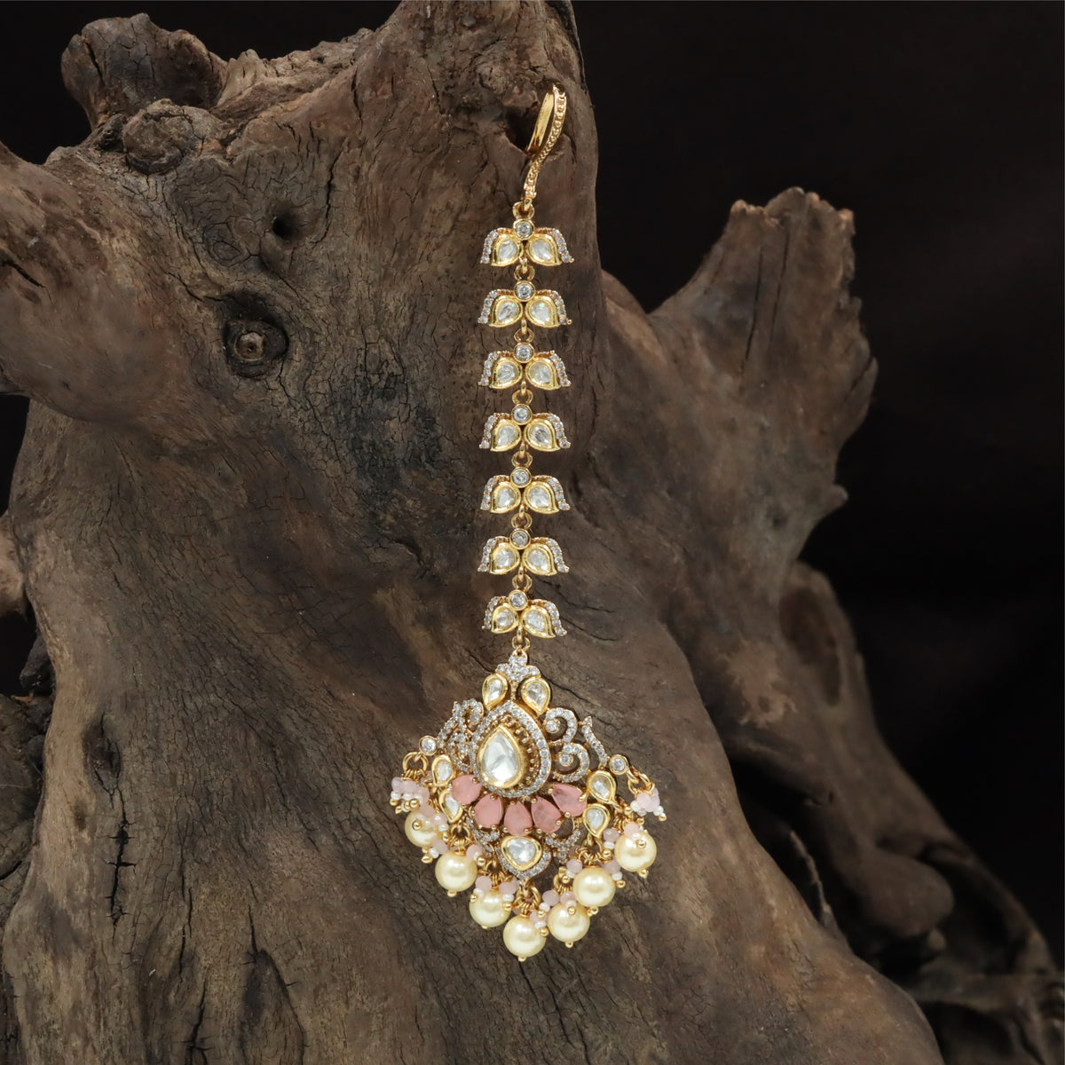 Graceful Linear Leaf Pattern Tikka with Central Teardrop Pendant and Fringe Drops